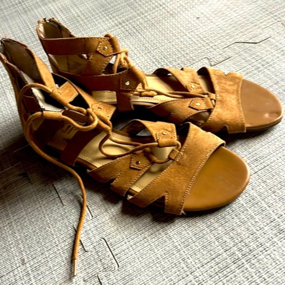 Circus by Sun Edelman sandal with ankle straps